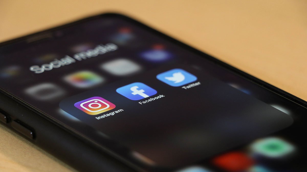 socialMediaBanner